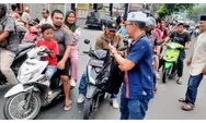 Ramadhan Penuh Berkah, Personel Sat Intelkam Bagikan Takjil ke Pengendara di Kota Padangsidimpuan
