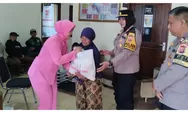 Kapolsek Megamendung Salurkan Bantuan Sembako untuk Lansia dan Dhuafa di Bulan Ramadan