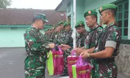 Dandim 0833 Apresiasi Kinerja Prajurit Berikan Bingkisan Lebaran untuk Keluarga