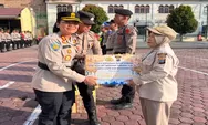 Bingkisan Lebaran Jadi Penyemangat Personel, Polres Samosir Gelar Apel Penyerahan di Tengah Operasi Ketupat 2026