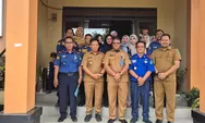 Damkar Kapuas Sosialisasikan Tugas Penyelamatan dan Pendataan APAR di Selat Tengah