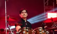 Di Balik Absennya Tyo Nugros Pada Konser Dewa 19 Malaysia, Ternyata Terkait dengan Urusan Keuangan Negara