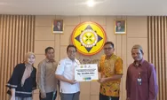 Universitas Pamulang Serahkan Infaq Kemanusiaan Untuk Palestina, Diserahkan Oleh Wakil Rektor 3 di Ruang Rapat Rektorat Kampus Unpam Viktor