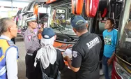 Sat Lantas Polresta Banyumas Lakukan Ramp Check Bus Pariwisata Untuk Cegah Laka Lantas