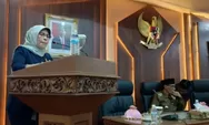 Azizah Fraksi PAN Sampaikan Pandangan Umum Terkait Tunda Bayar Tahun Anggaran 2023