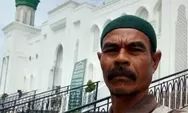 Camat Darul Makmur Nasruddin, S.Pd di samping mengelola Tatakelola Pemerintahan Kecamatan juga Kerap jadi Khatib Jum'at