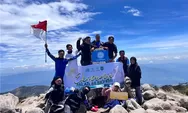 Milad ke-48, Bendera Merah Putih dan Bendera BKPRMI Berkibar Gagah di Puncak Gunung Bawakaraeng