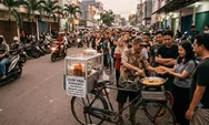 Cilok Viral Sumur Batu Selalu Diserbu Pembeli, Jualan Pakai Sepeda Ontel hingga Antre Panjang