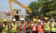 Pj Bupati Bekasi Dedy Supriyadi Tinjau Pembangunan Polder di Cikarang Selatan