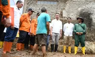 Pj Gubernur Jabar Bey Machmudin Turun ke Lokasi Banjir di Banjaran Wetan