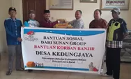 Warga Korban Banjir di Desa Kedung Jaya Terima Bantuan Mie Instan