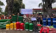 PT Pelindo Regional 2 Sunda Kelapa Lakukan Penyerahan Bantuan Alat Kebersihan