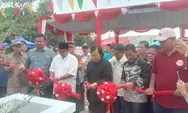 Bareng Komeng, Wakil Wali Kota Bekasi Resmikan Taman Bermain RW 011 Perumahan SBS
