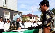Wali Kota Cirebon Serahkan Petikan SK PPPK Paruh Waktu 2025
