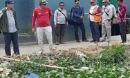 Minimnya Kesadaran Warga,  UPTD Pengelolaan Persampahan Wilayah I DLH Kab Bekasi Angkat Sampah di Kali Kopeng 