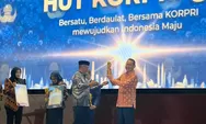 Perintis BPJS Kesehatan, Fachmi Idris  Raih Life Achievement KORPRI Award