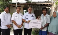 Wabup Bekasi Serahkan Bantuan Rehabilitasi Rumah Korban Bencana di Desa Waluya dan Tegaskan Penggunaan Tepat Sasaran