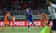 Borneo FC vs Persib imbang 1-1 di babak pertama! Peralta dan penalti Del Pino warnai laga sengit di Stadion Segiri.