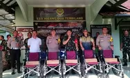 HUT ke-79 TNI, Koramil Cisarua - Megamendung Bagikan 48 Kursi Roda untuk Warga