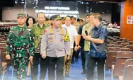 Kapolri Tinjau Gereja di Surabaya Pastikan Keamanan Ibadah Natal 2024 Aman 