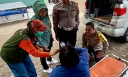 Kapolsek Cileunyi Dan Tim Kesehatan Berikan Bantuan Kepada Pemudik Kelelahan