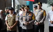 Urai Kepadatan Pelabuhan Merak di Malam Hari, Kapolri Jenderal Listyo Sigit Prabowo Imbau Masyarakat Mudik di Siang Hari