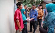 Serahkan Kunci Rumah Layak Huni Kepada Warga Kabupaten Serang, Gubernur Banten Andra Soni Ingatkan Pola Hidup Bersih