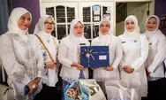 Peringati Hari Kartini, Ketua TP PKK Provinsi Banten Tinawati Andra Soni Berikan Penghargaan Tiga Perempuan Inspiratif di Kota Serang