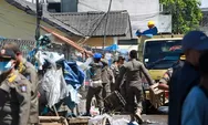 Puluhan Lapak PKL Pasar Ciherang Cikande Dibongkar Satpol PP Kabupaten Serang 