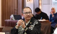 Rp700 Triliun untuk Pendidikan, Mengapa Kesejahteraan Guru Masih Dipertanyakan DPR?