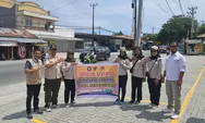 Satuan Polisi Pamong Praja Kota Palu Sosialisasikan Kebersihan Lingkungan di Sejumlah Persimpangan