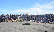  Upaya menjaga adat tradisi, Kraton Ngayogykarta melaksanakan Labuhan di Pantai Parangkusumo