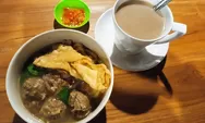 Bakso Taman Jiwo dengan limpahan tetelan sapi dapat dipesan malam hari, chefnya pernah bertugas di hotel dan resto terkenal