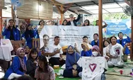 Usai sebagai pemateri Kuliah Tamu Internasional di UMBY, Dr Mark beri sumbangan ke Komunitas Difabel Pinilih, ini jumlahnya