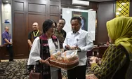 Rektor UKSW Bawa Roti Olahan Gandum Tropis, Pj Walikota Salatiga pun Incip-incip