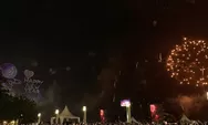 Atraksi Ribuan Drone dan Kembang Api Bikin Takjub Pengunjung Ancol