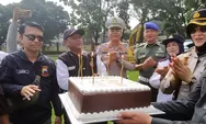 Kapolres Salatiga Beri Kejutan, Oleskan Toping Roti Tart ke Pipi Wartawan dengan Jari Manisnya, Ini Maksudnya