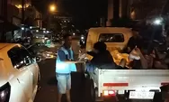  Sahur On The Road isi kegiatan positif pemuda Kampung Keprabon Kota Solo, bagikan makanan dan minuman untuk ojol, tukang becak dan pengemis
