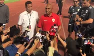 Simon Tahamata Siap Menolong Sepak Bola Indonesia