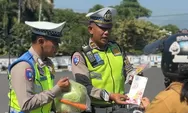 Dalam Rangka Hari Lalu Lintas Bhayangkara, Satlantas Polres Salatiga Bagi Ratusan Paket Sayur Segar