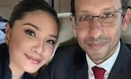 Raut Cemas di Wajah Istri Nadiem Makarim usai Hadiri Praperadilan, Ungkap Kondisi sang Suami yang Baru Pulih dari Operasi