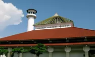 Pengunjung Masjid Sunan Ampel di Surabaya semakin banyak pada saat ’Maleman’