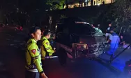 Mobil Pick Up Terbalik di Bawah Jembatan Bangkrung, Empat Orang Terluka