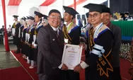 Wisuda Universitas Garut: Bupati Garut Ajak Lulusan Fokus pada Integritas dan Kompetensi di Era Digital