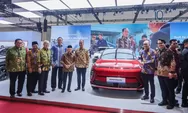 Wapres Maruf Amin Kunjungi Booth Hyundai di GIIAS 2024 dan Menjajal All-New KONA Electric dengan Kandungan Lokal Terbesar