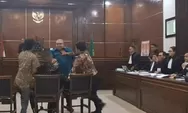 Sidang Panas! Razman Ngamuk, Loncat ke Meja Hakim, Hotman Paris Teriak Minta Polisi Turun Tangan!