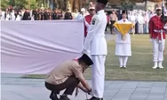 Viral Aksi Wakil Bupati Kulon Progo Ikatkan Sepatu Paskibraka, Bikin Haru di Upacara 17 Agustus