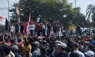 Lautan Massa di Pati! Ribuan Warga Geruduk Alun-Alun Desak DPRD Lengserkan Bupati Sudewo