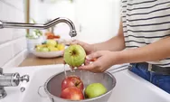 Cara Tepat Membersihkan Buah dari Residu Pestisida