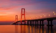 Pesona Ikon Modern Jembatan Suramadu, Tempat Wisata dengan Keindahan Langit Sorenya